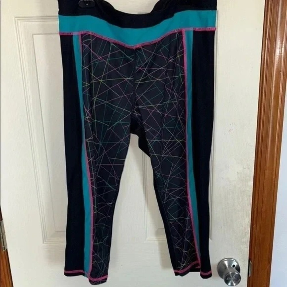 Share Xersion Black and Pink Leggings with Stretchy Athletic Fit Size L